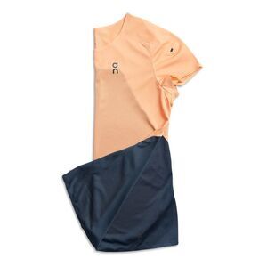 On Cloud Core T Performance T-Shirt Woman’s Size Medium Coral Grey Running Gym